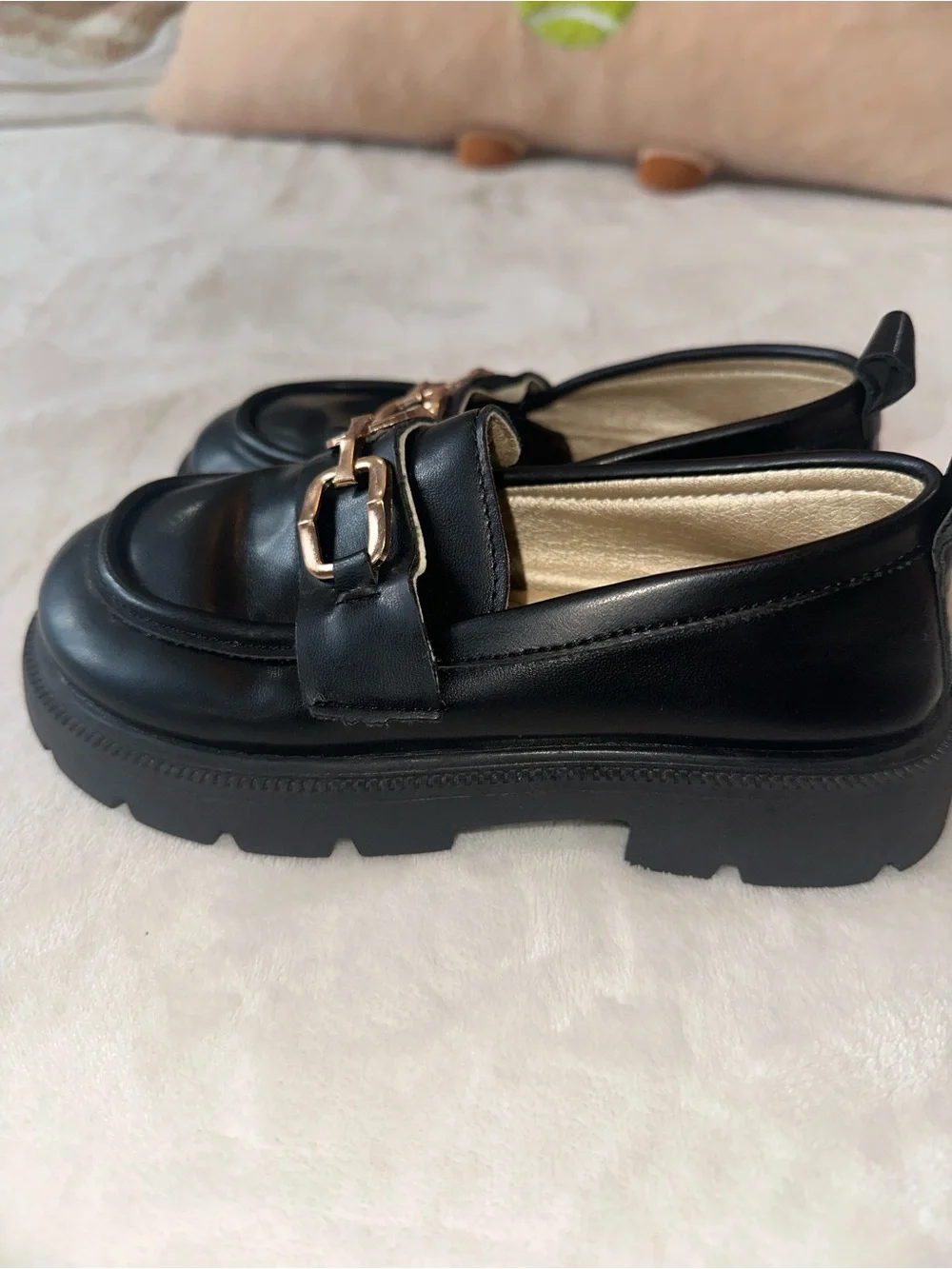 SHEIN Black Kids Loafers with Gold Chain Accent